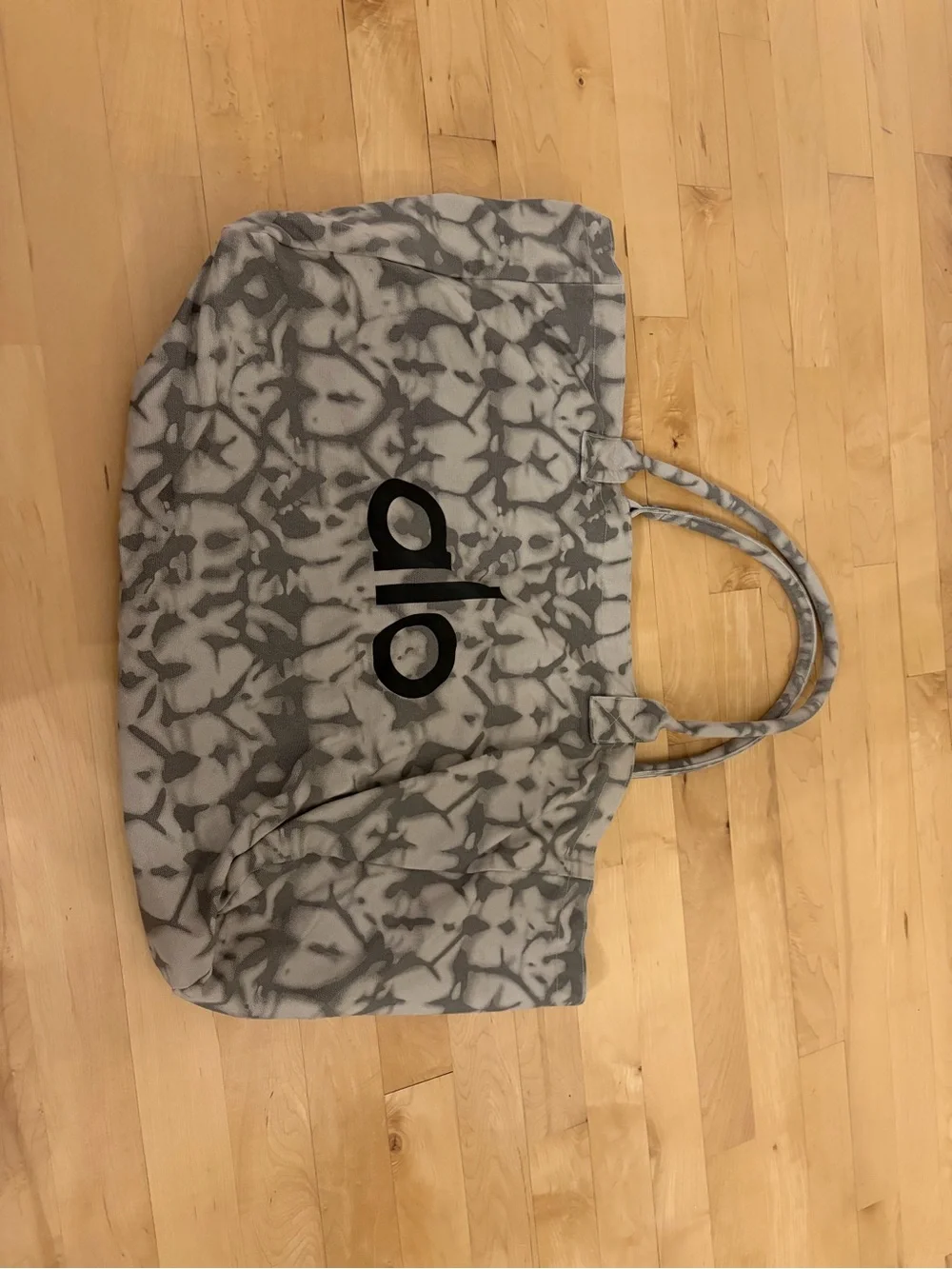 ALO Yoga Gray and White Patterned Tote Bag